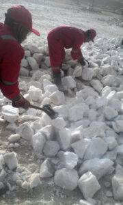 Roccia di quarzo per tonnellata